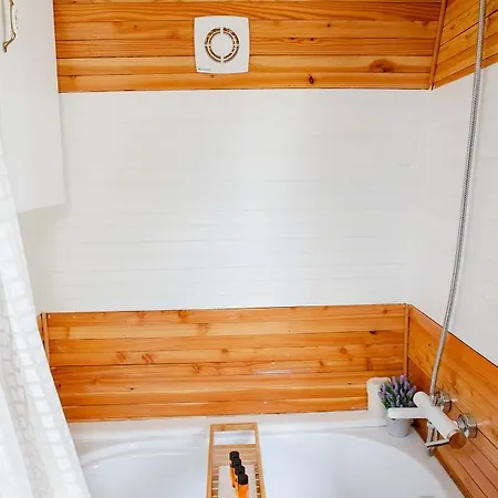 Tiny House In The Vineyard By Gramofon Wine Guest house *